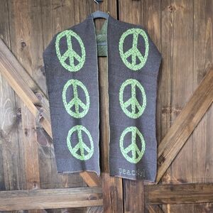 Green Apparel Women's Green Scarf